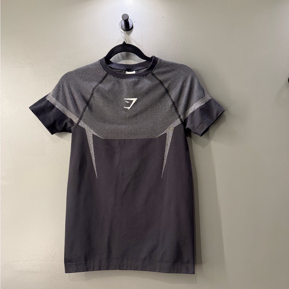 Gymshark Black and Gray Short Sleeve Tee